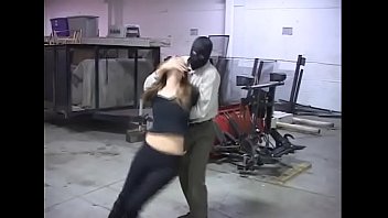 Лысый мужик вылизывает дырочку толстухи и занимается с ней сексом